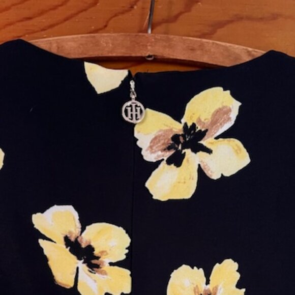 Tommy Hilfiger Printed Jersey Bell Sleeve A-line Dress Blk/Yellow Floral Size 4 - Picture 8 of 11